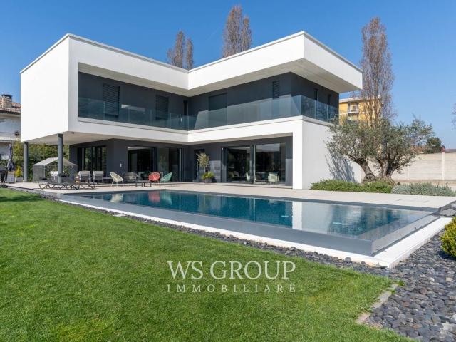 Case e ville in vendita di 340 m² in Via Rivera, 2