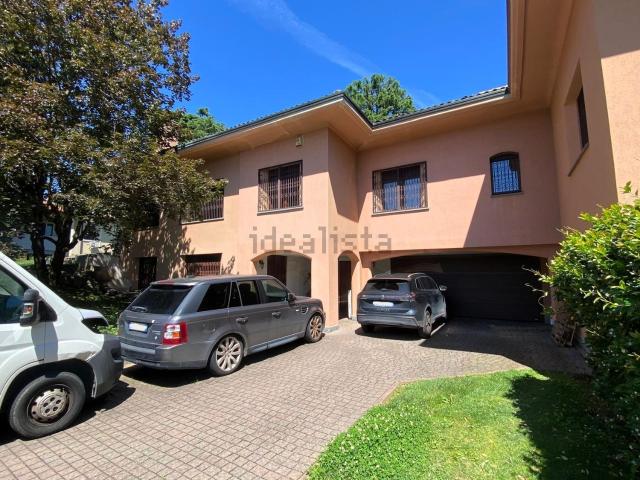 Case e ville in vendita di 340 m² in Via Vittorio Veneto, 9