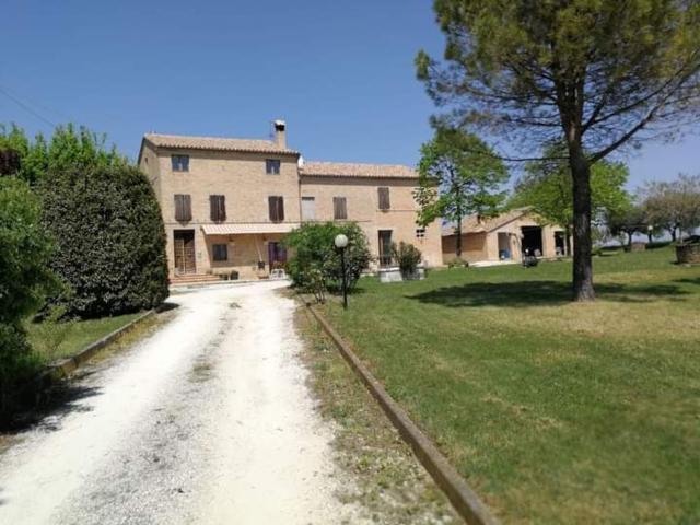 Case e ville in vendita di 340 m² in Contrada Pianciano