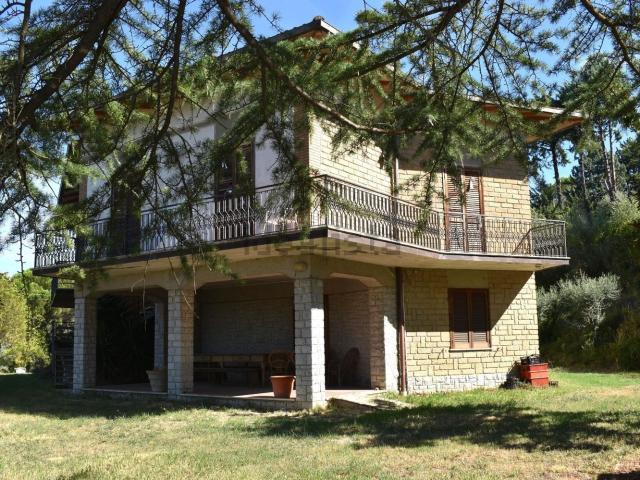 Case e ville in vendita di 340 m² in Strada di Ramazzano, 1