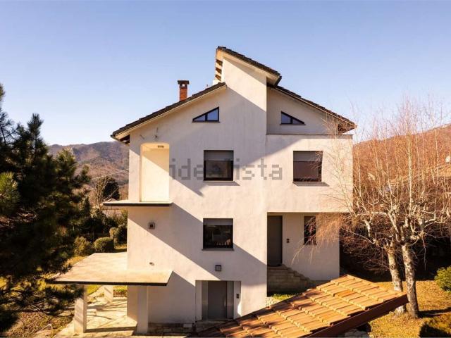 Case e ville in vendita di 340 m² in Strada Pero, 7