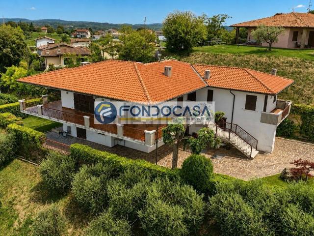 Case e ville in vendita di 341 m² in Via Bottino Basso, 2