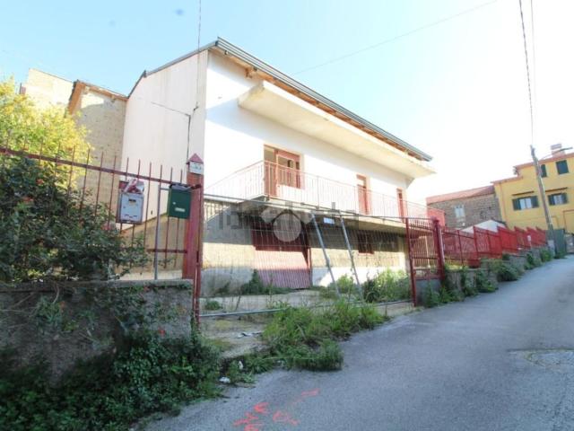 Case e ville in vendita di 341 m² in Via Monticello, 35