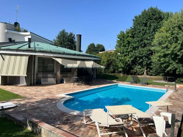 Case e ville in vendita di 341 m² in Via San Giuseppe, 1