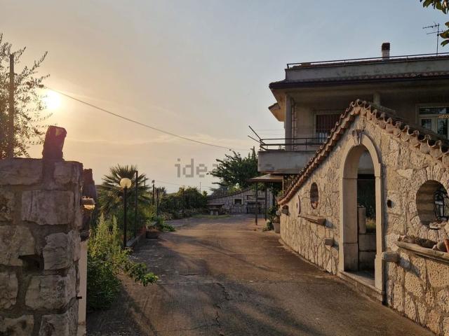 Case e ville in vendita di 341 m² in Contrada Corpo di Cristo