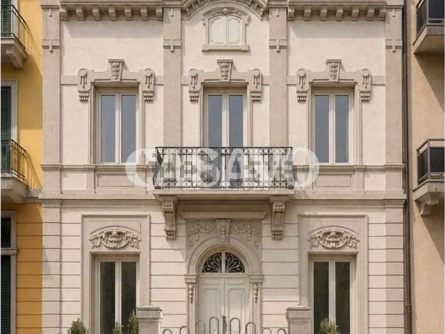 Case e ville in vendita di 342 m² in Via Gabriele D&apos Annunzio, 13