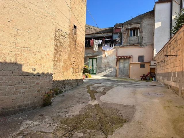Case e ville in vendita di 342 m² in Via Guglielmo Marconi, 101