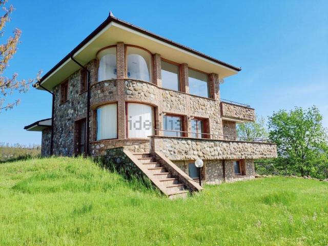 Case e ville in vendita di 342 m² in Località Pianicciano