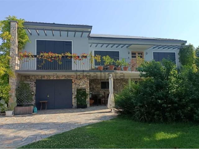 Case e ville in vendita di 343 m²