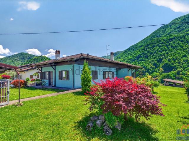 Case e ville in vendita di 343 m² in Via Mocenigo, 13