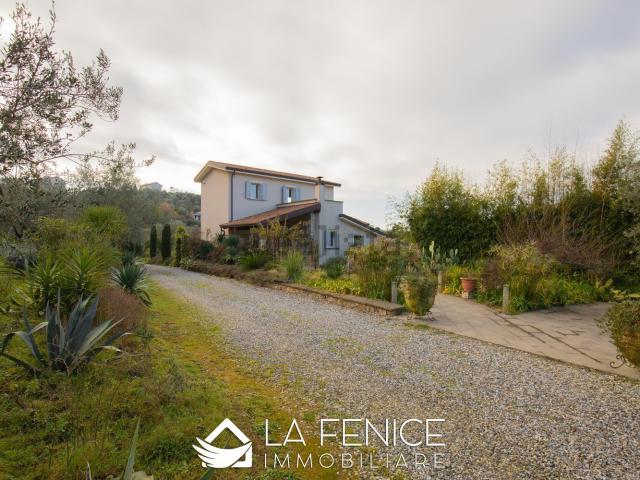Case e ville in vendita di 343 m² in Via monte Fosco