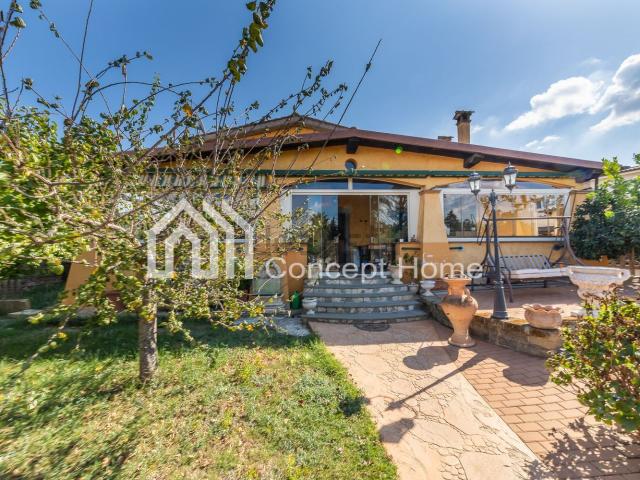 Case e ville in vendita di 344 m² in Via G. Mameli, 3