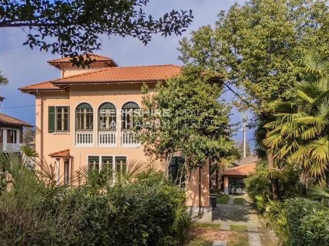 Case e ville in vendita di 345 m²