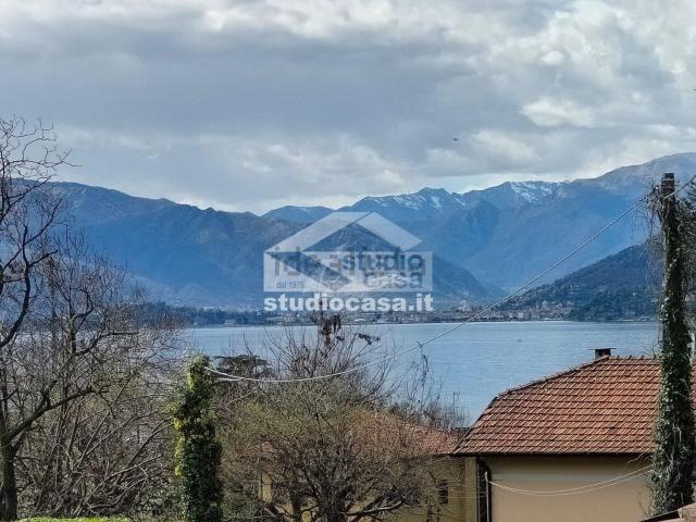 Case e ville in vendita di 345 m² in Via Cesare Battisti, 23