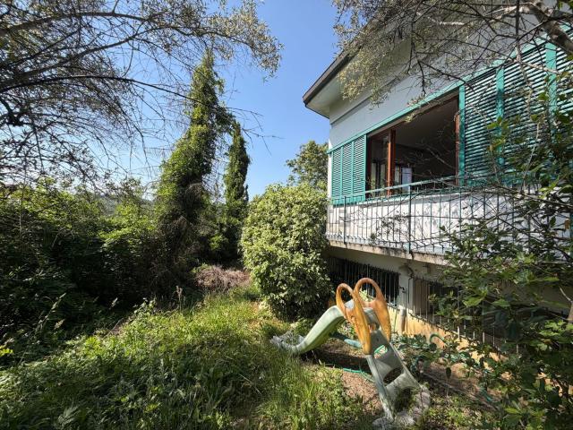 Case e ville in vendita di 345 m² in Via Cristina di Belgioioso, 19