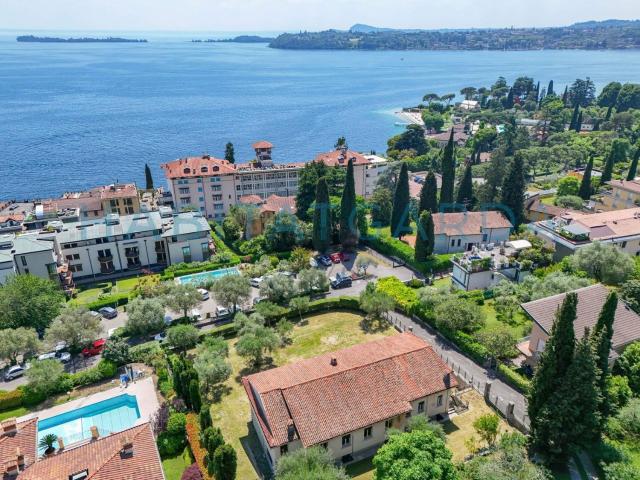 Case e ville in vendita di 345 m² in Via Fiume, 18