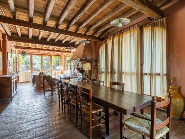 Case e ville in vendita di 345 m² in Via Lumaca