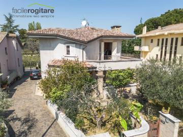 Case e ville in vendita di 345 m² in Via Niccolò Paganini