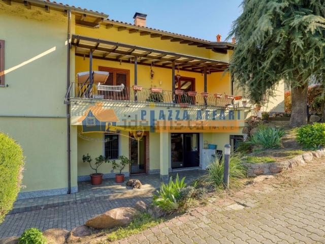 Case e ville in vendita di 345 m² in Via per Cedrate, 12