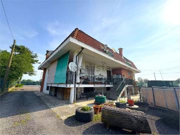 Case e ville in vendita di 345 m² in Via Roletto, 14