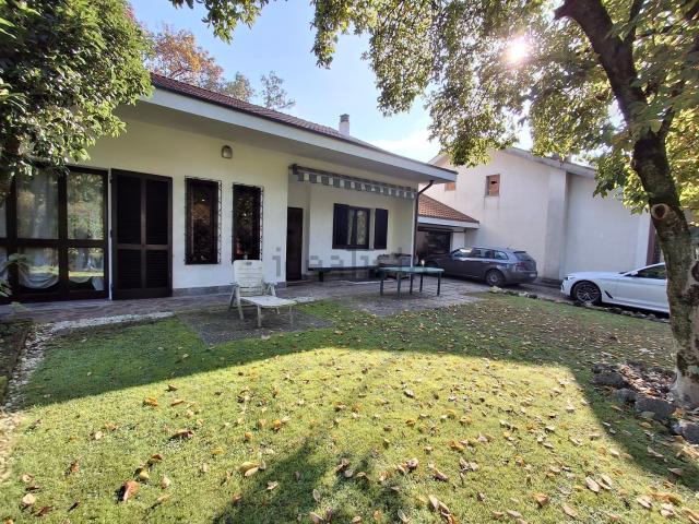 Case e ville in vendita di 345 m² in Viale Brianza