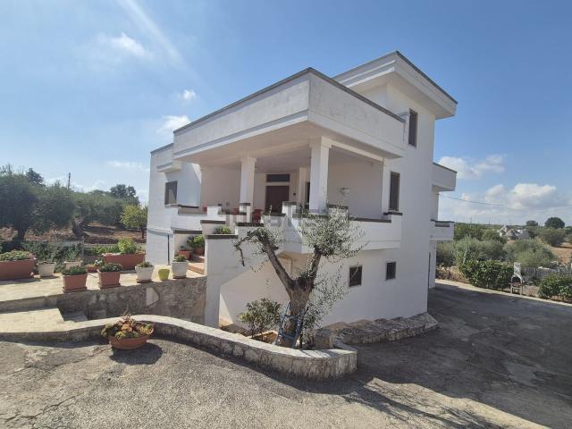 Case e ville in vendita di 345 m² in Contrada Coreggia
