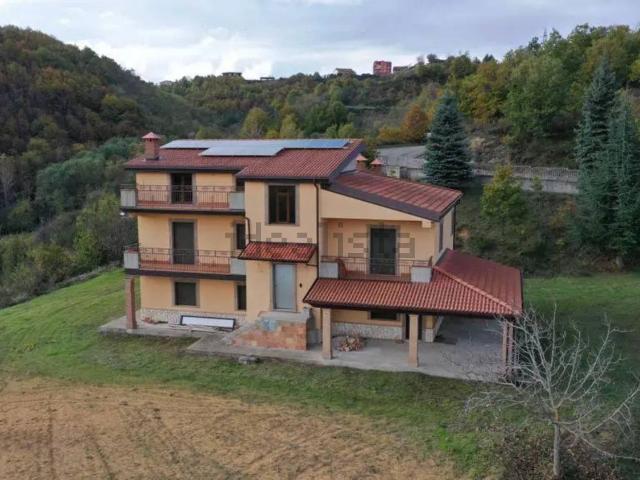 Case e ville in vendita di 345 m² in Contrada Montagnola