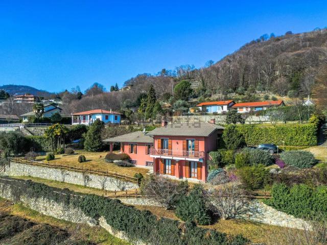 Case e ville in vendita di 346 m² in Via Felice Cavallotti