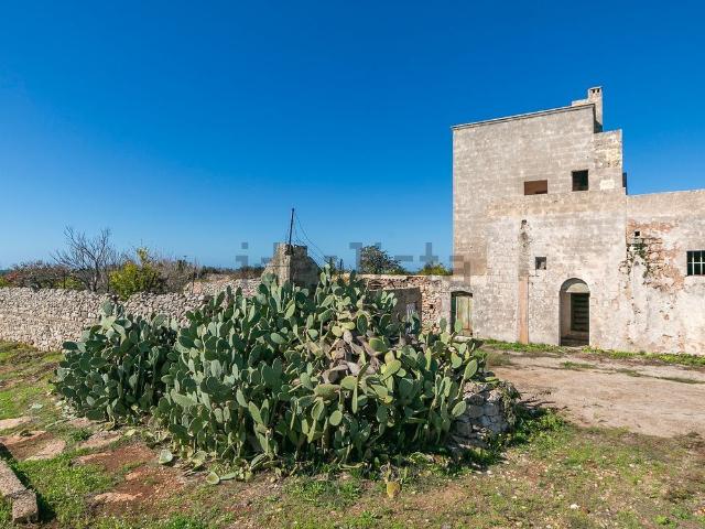Case e ville in vendita di 346 m² in Via Masseria Simone