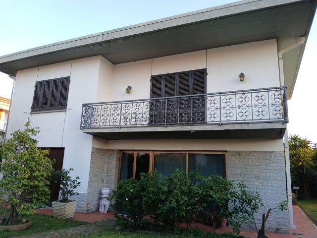 Case e ville in vendita di 346 m² in Via San Giovanni Arena Metato