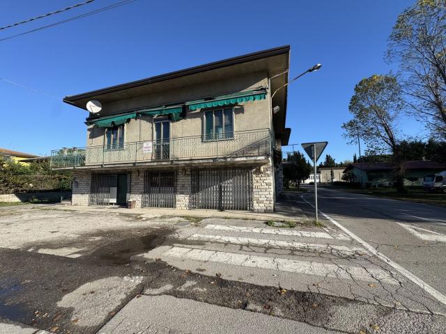 Case e ville in vendita di 346 m² in Via Roma, 5