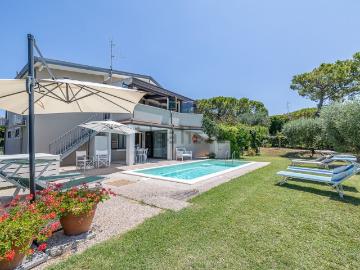 Case e ville in vendita di 346 m² in Strada di San Germano, 50
