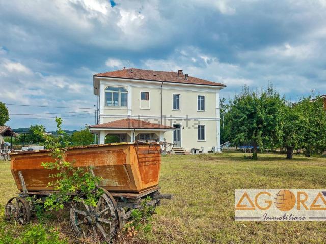 Case e ville in vendita di 347 m²