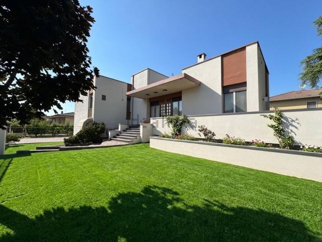 Case e ville in vendita di 347 m²