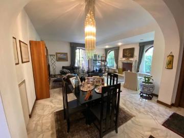 Case e ville in vendita di 347 m² in Via Luigi Cadorna