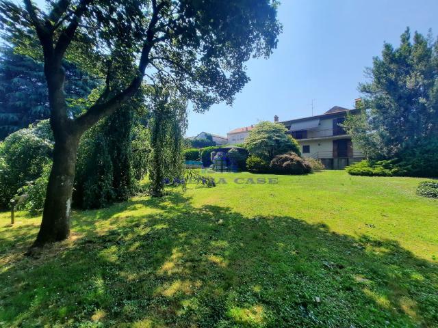 Case e ville in vendita di 347 m² in Via Parrocchia
