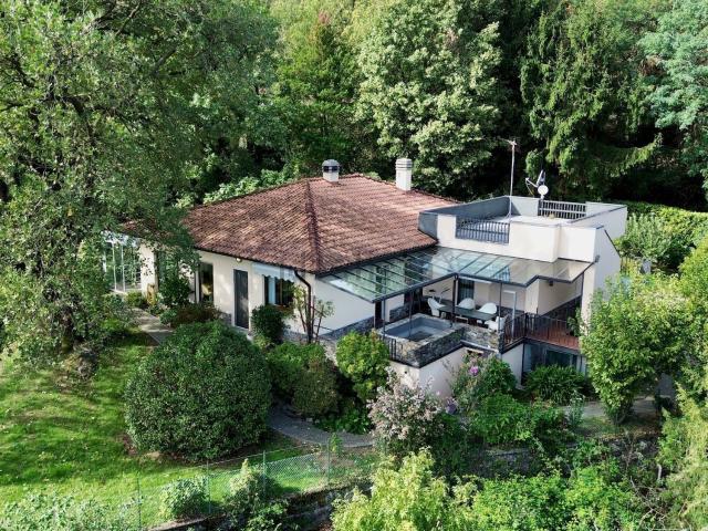 Case e ville in vendita di 348 m² in Via Crotti Alti