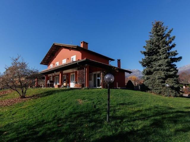 Case e ville in vendita di 348 m² in Via Monte Mucrone, 16