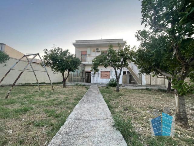 Case e ville in vendita di 348 m² in Via Raffaele Pascali