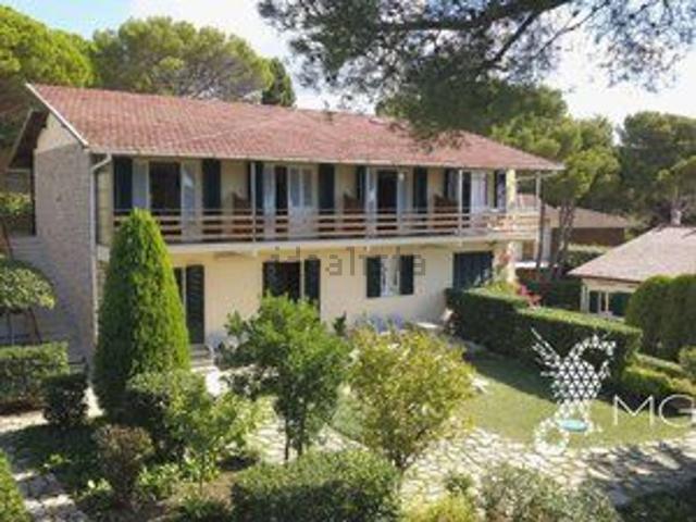 Case e ville in vendita di 348 m² in Via Tevere, 33