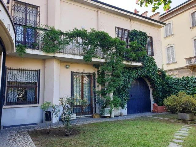 Case e ville in vendita di 348 m² in Viale Giuseppe Mazzini