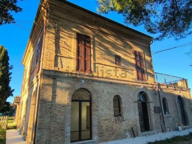 Case e ville in vendita di 348 m² in Frazione Favale