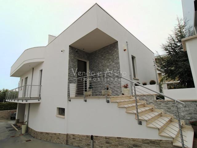 Case e ville in vendita di 349 m²