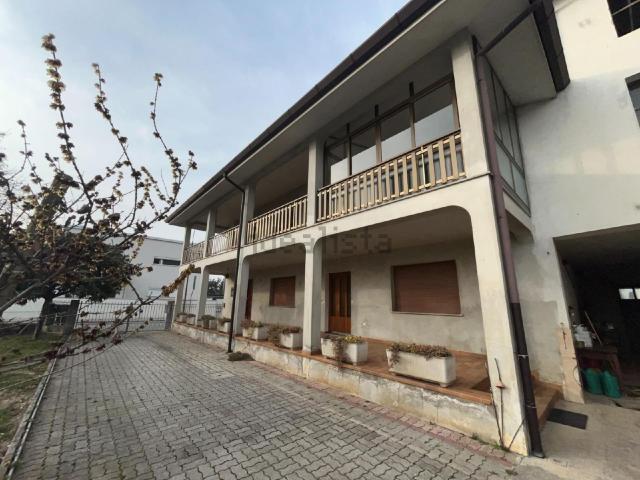 Case e ville in vendita di 349 m² in Contrada di Pieve, 13