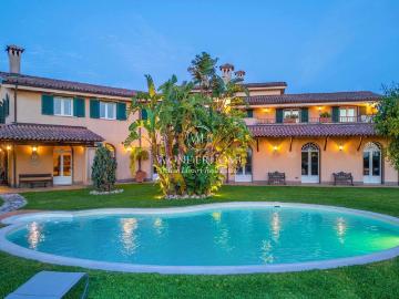 Case e ville in vendita di 3500 m² in Via Arciprete Rodinò Toscano