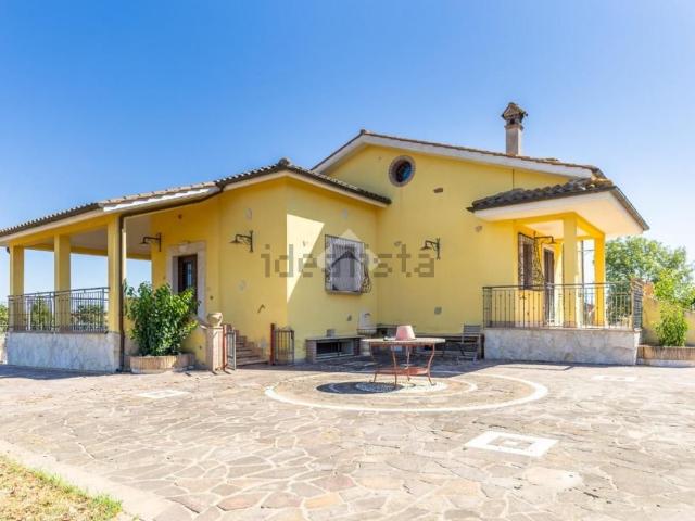 Case e ville in vendita di 350 m²