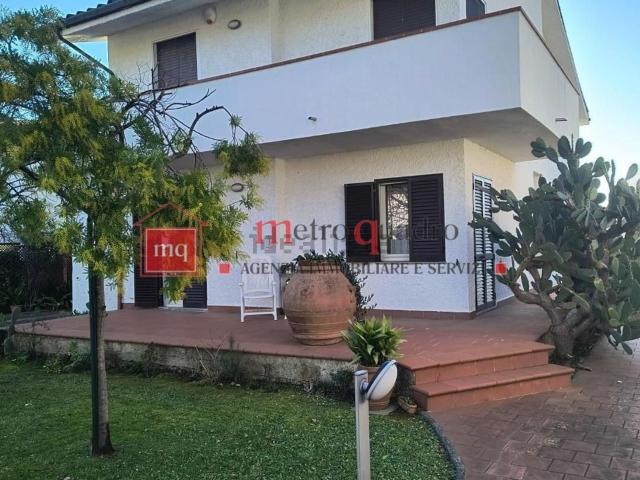 Case e ville in vendita di 350 m²