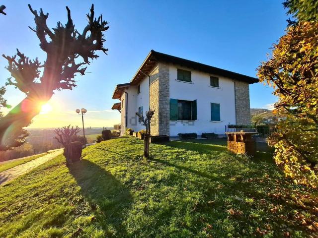 Case e ville in vendita di 350 m²