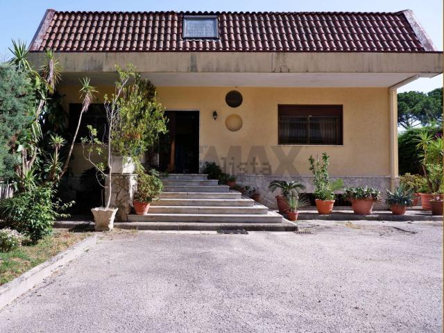 Case e ville in vendita di 350 m²