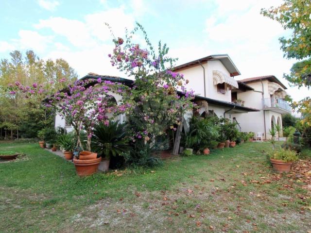 Case e ville in vendita di 350 m²